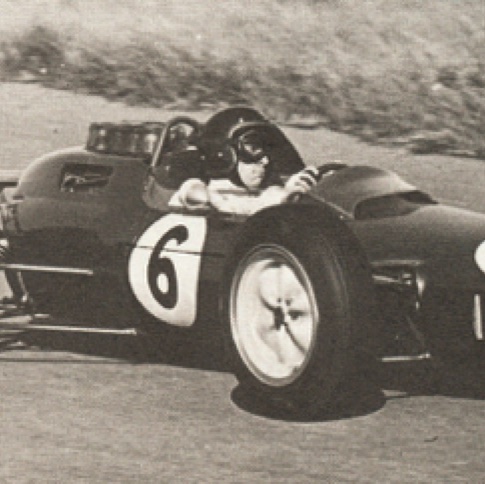 A Zandwoort avec la Lotus 25, à noter le coupe vent peint... A Zandwoort avec la Lotus 25, à noter le coupe vent peint...